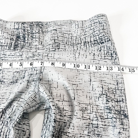 Alo Tech Lift Leggings - Picture 8 of 12